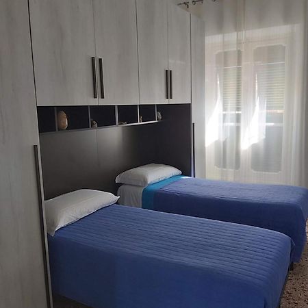 Costa E Mare Apartment Savona Bagian luar foto