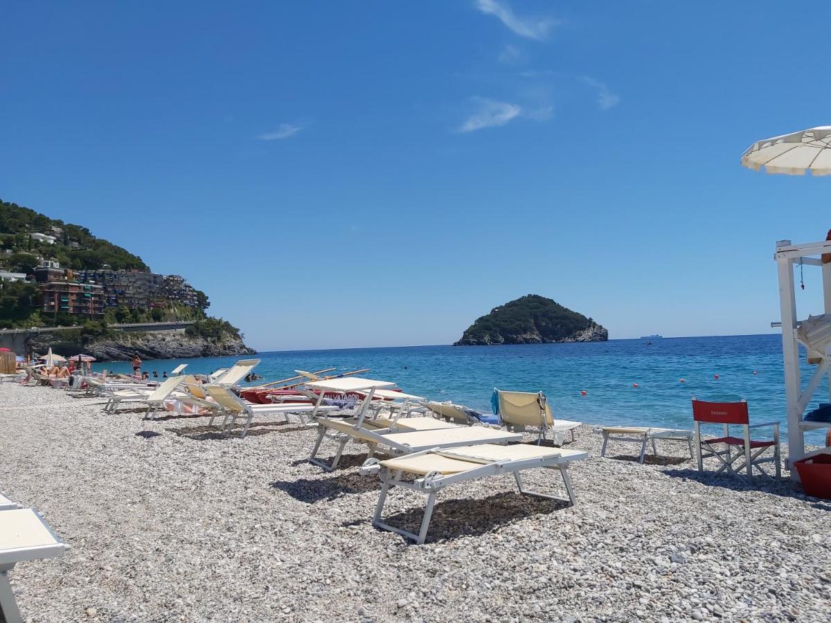 Costa E Mare Apartment Savona Bagian luar foto