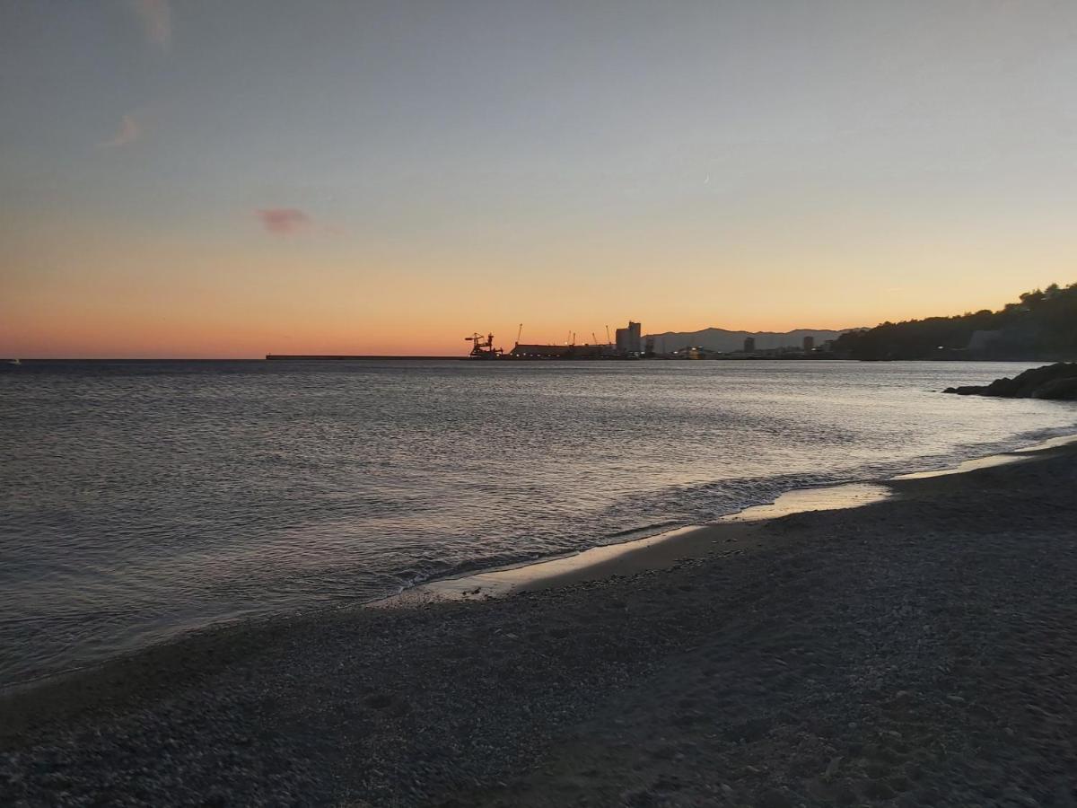 Costa E Mare Apartment Savona Bagian luar foto