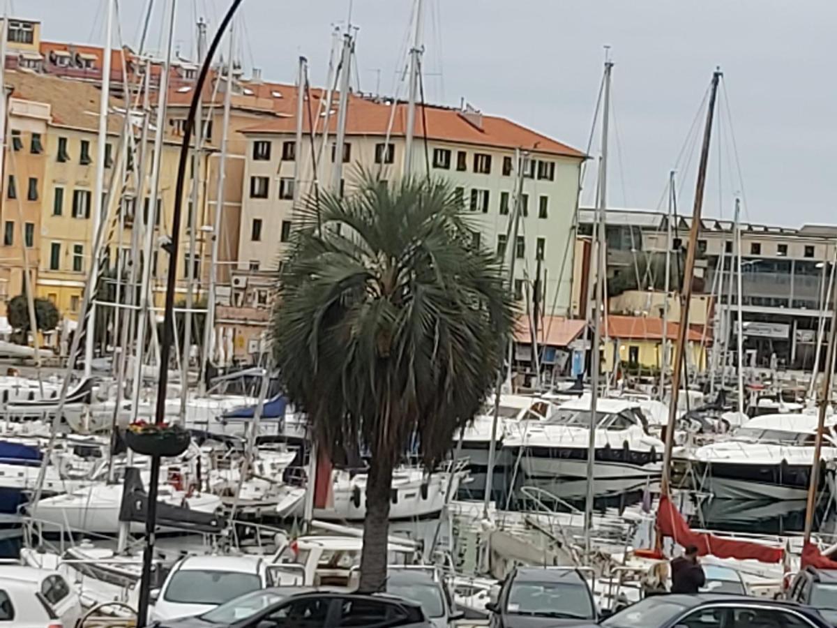 Costa E Mare Apartment Savona Bagian luar foto