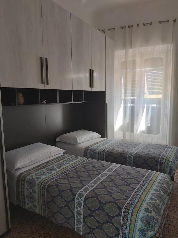 Costa E Mare Apartment Savona Bagian luar foto
