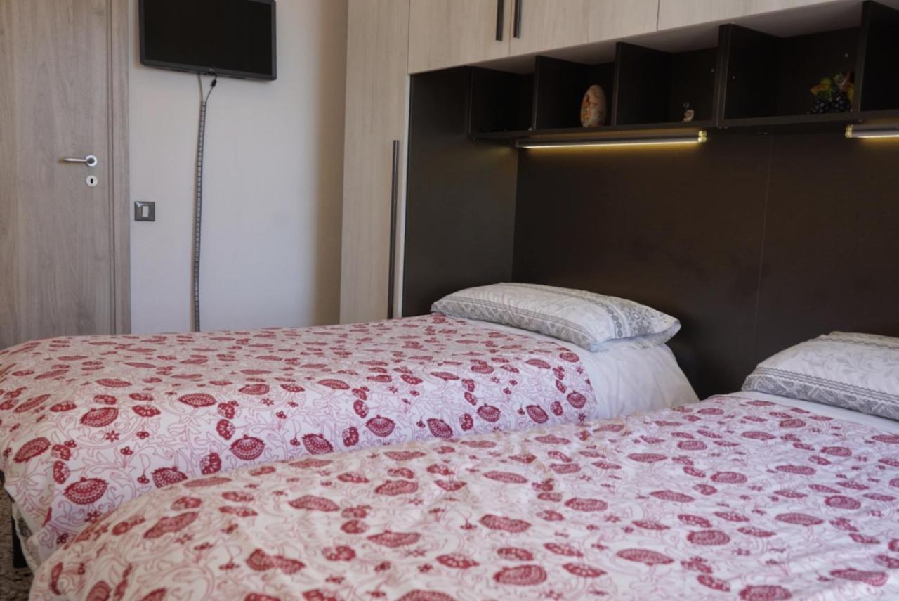 Costa E Mare Apartment Savona Bagian luar foto