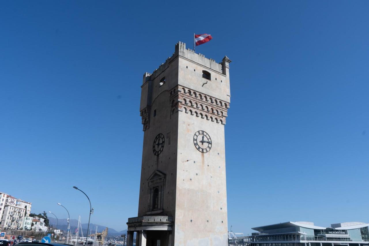 Costa E Mare Apartment Savona Bagian luar foto