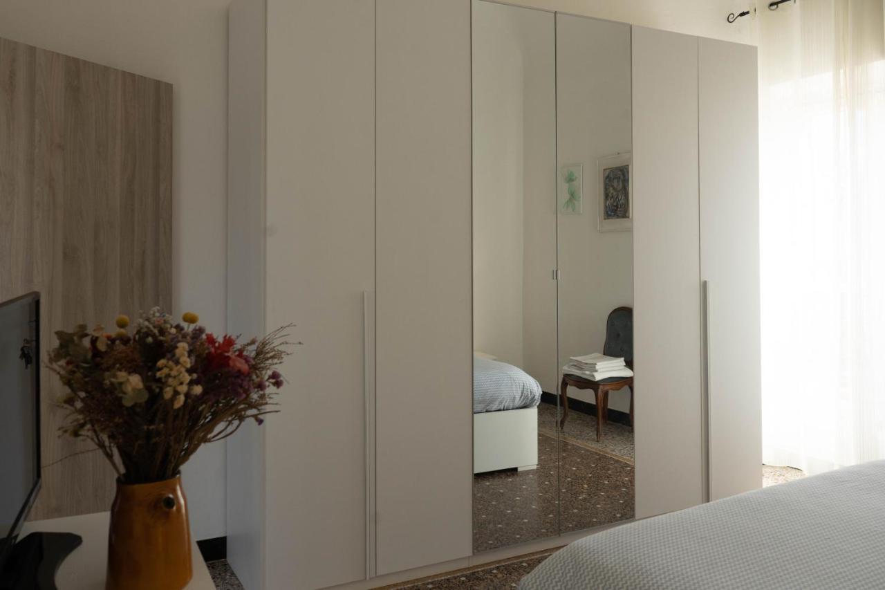 Costa E Mare Apartment Savona Bagian luar foto